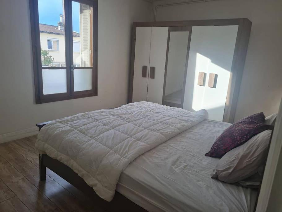 Grand Appart - Avec Terrasse Reims Exteriör bild